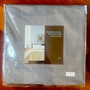 Hudson Park Chevron Blanket, Twin - 100% Exclusive 100% cotton NWT grey